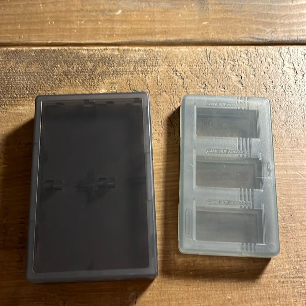 Gameboy advance storage game holder